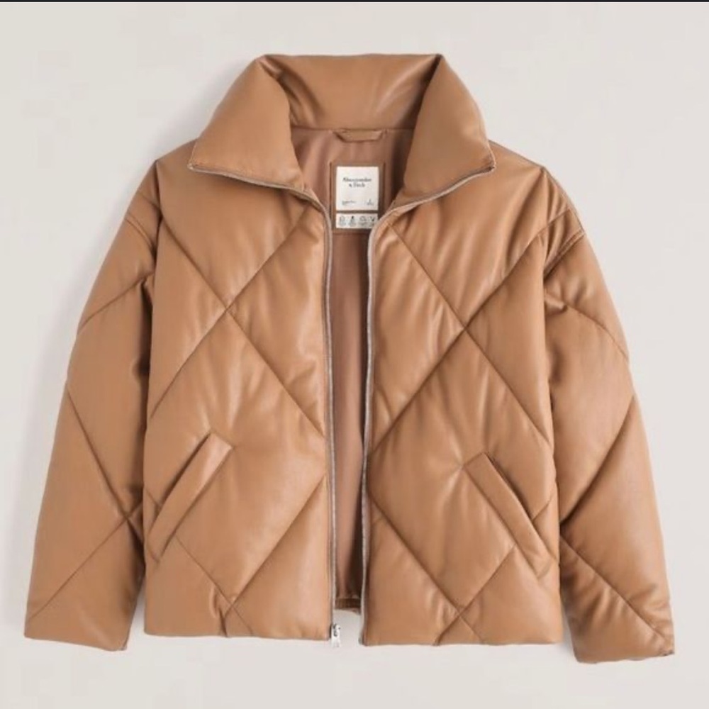 Abercrombie & Fitch Oversized Vegan Leather Diamond Puffer light brown size S